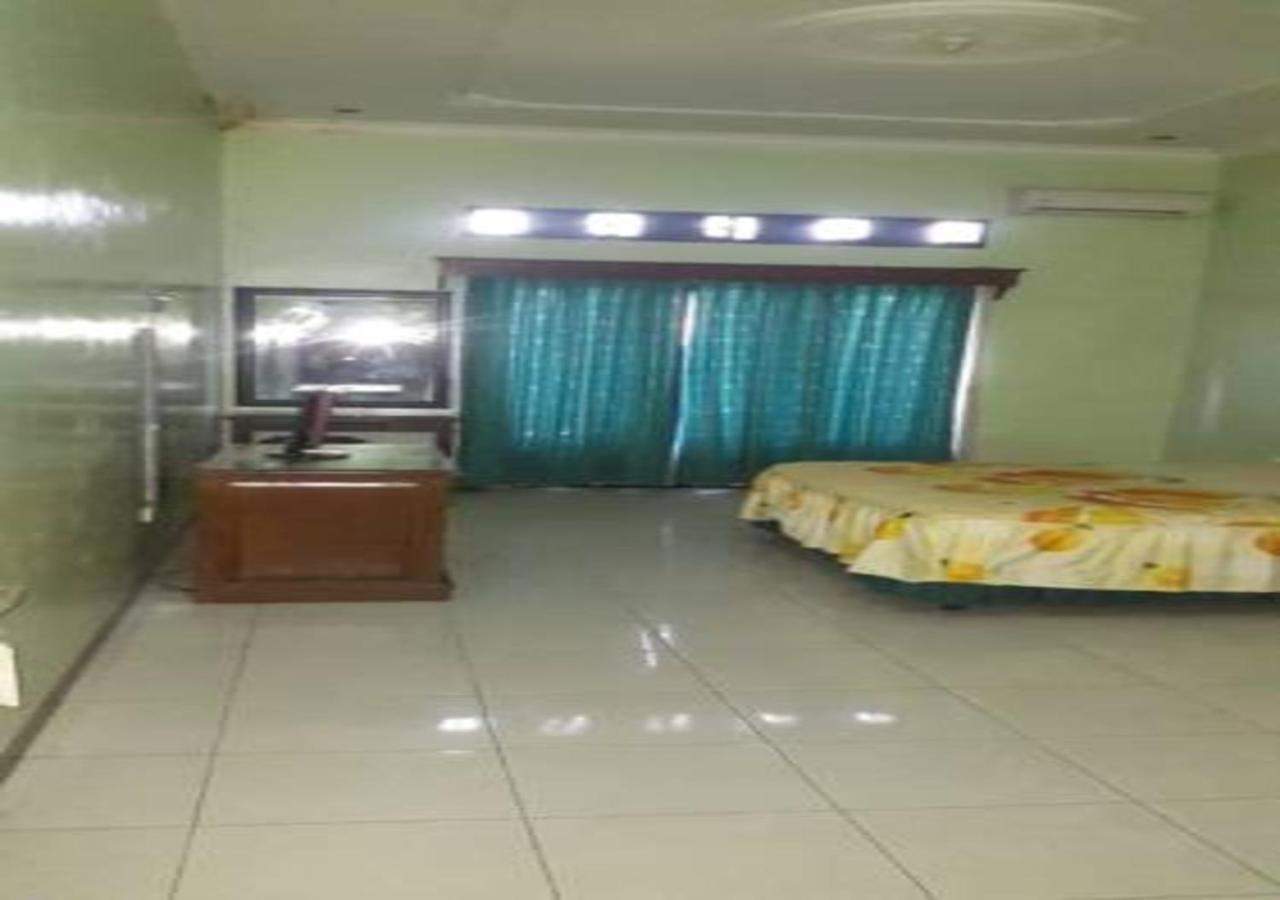 Hotel Mulia Lawean Bagian luar foto
